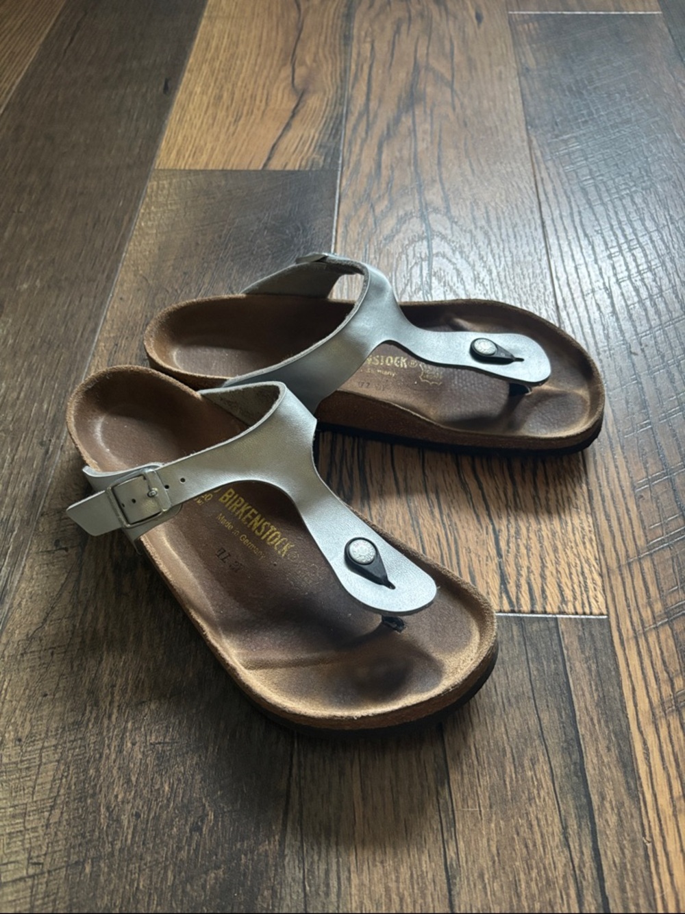 Birkenstock Gizeh Silver Metallic Thong Sandal Birko-Flor Euro 40 / US 9 Women’s